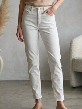 Levi's White Denim Jeans with Subtle Cream Label